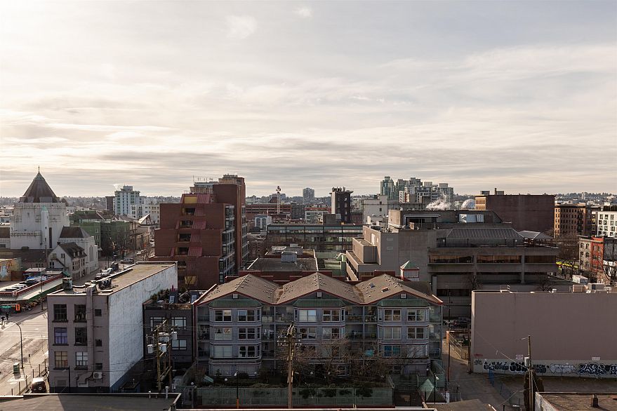 1002 289 Alexander Street