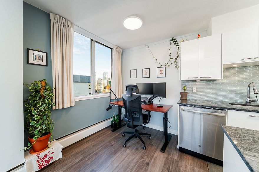 2004 1251 Cardero Street