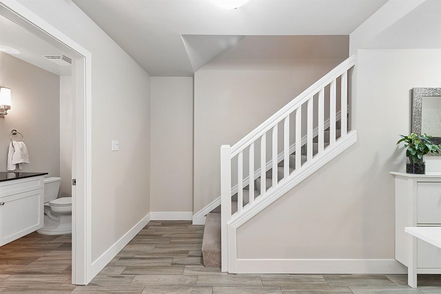 104 293 Smithe Street