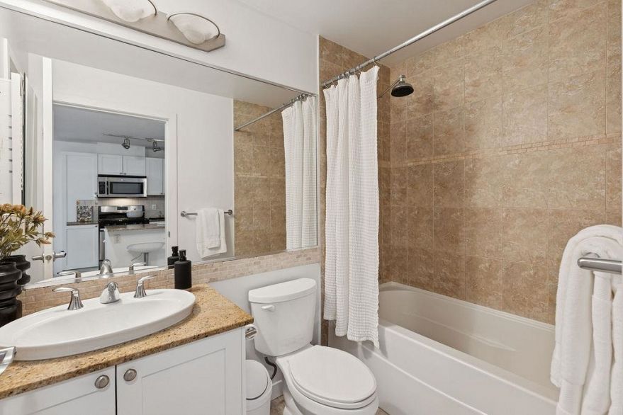 306 2636 E Hastings Street