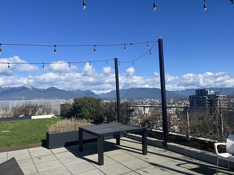 509 251 E 7th Avenue