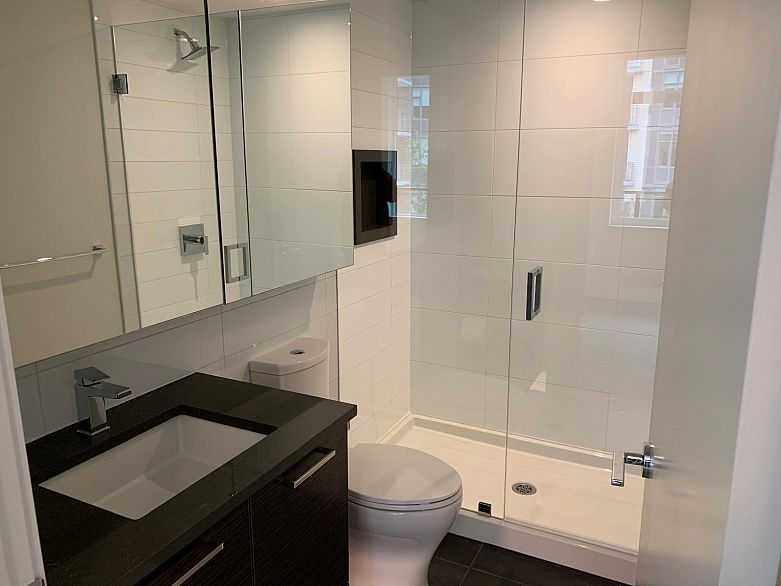 302 8533 River District Crossing