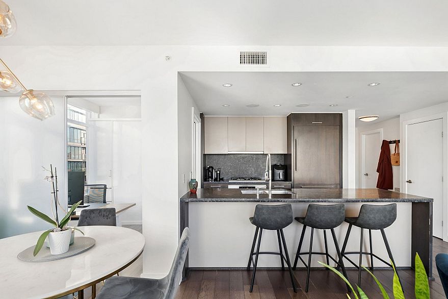 3005 1372 Seymour Street