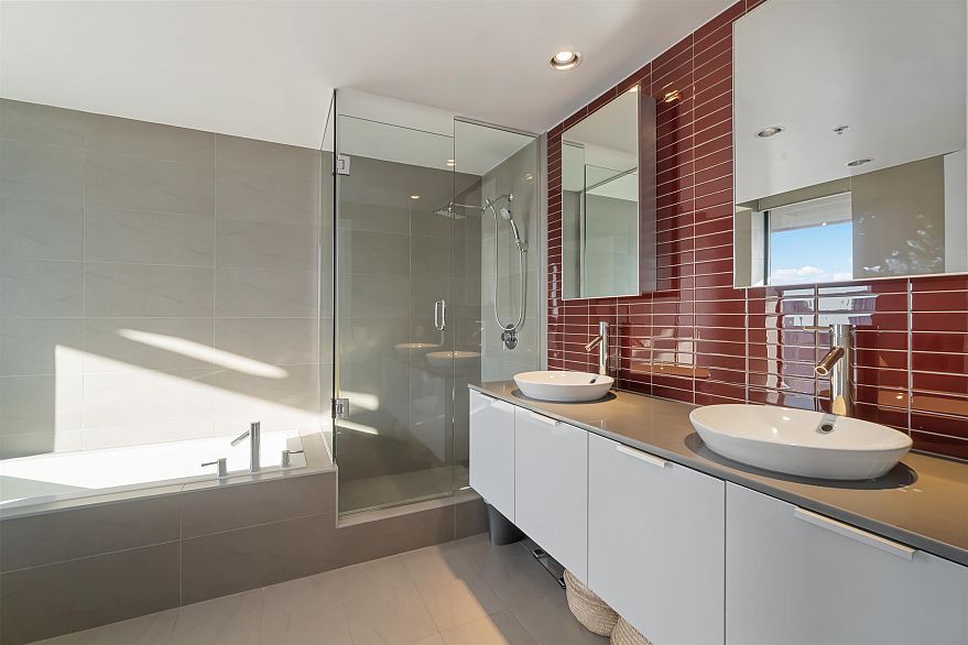 2306 128 W Cordova Street