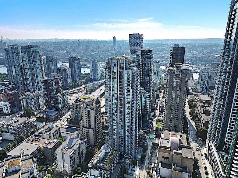 3804 1283 Howe Street
