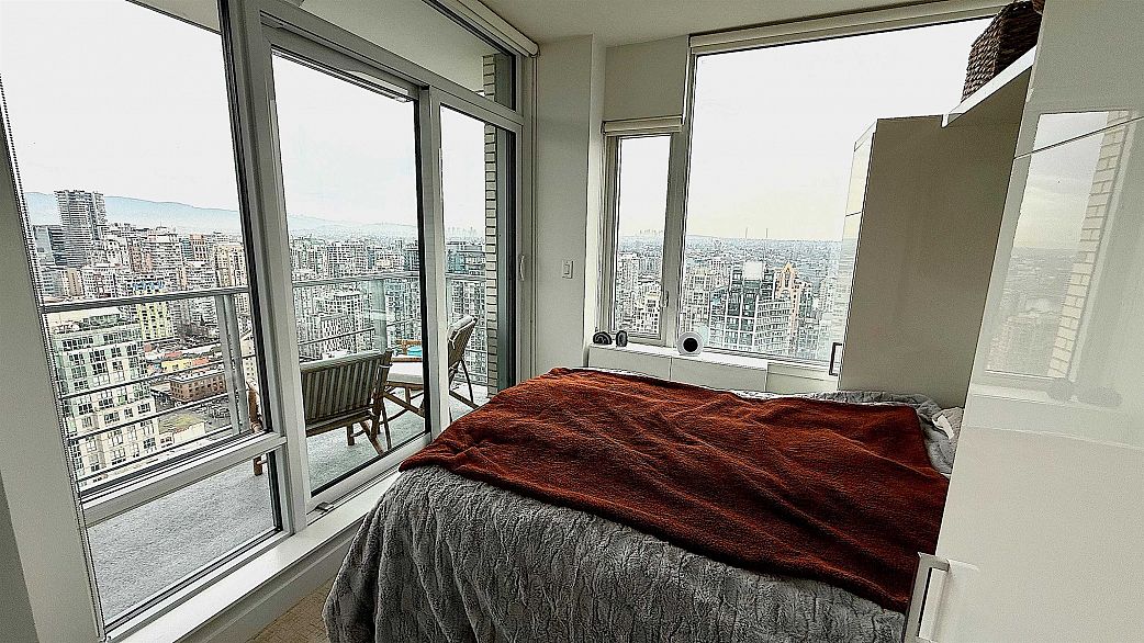 3804 1283 Howe Street