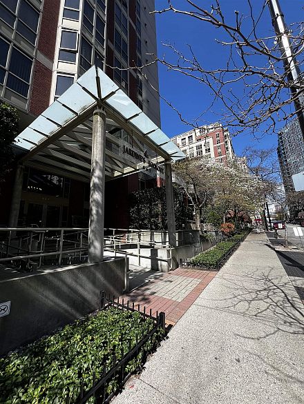 1803 867 Hamilton Street