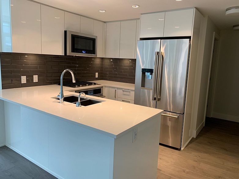 302 8533 River District Crossing