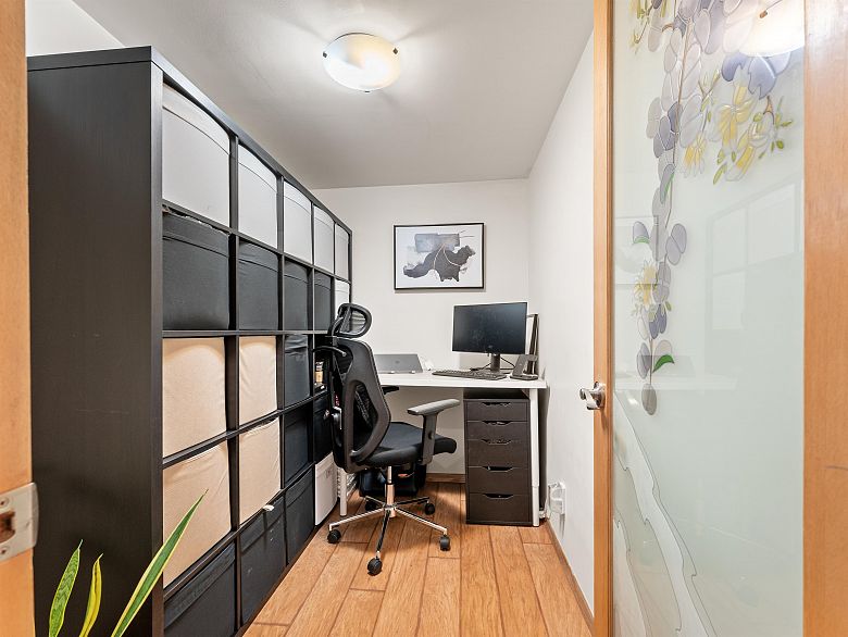 306 1328 W Pender Street