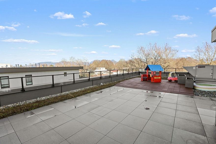 101 2688 Duke Street