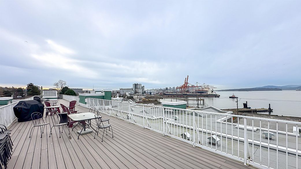 309 2211 Wall Street