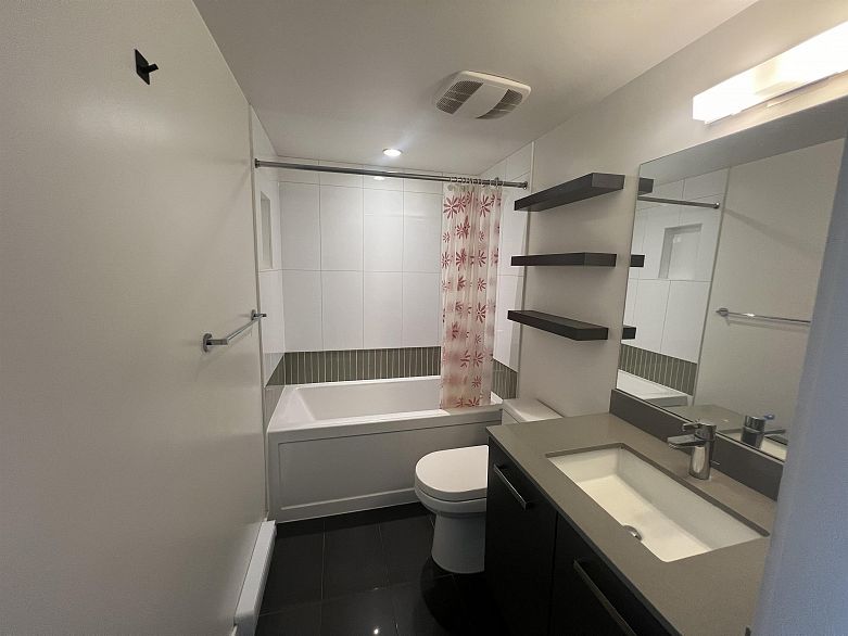 307 2858 W 4th Avenue