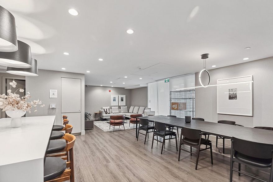 405 389 W 59th Avenue