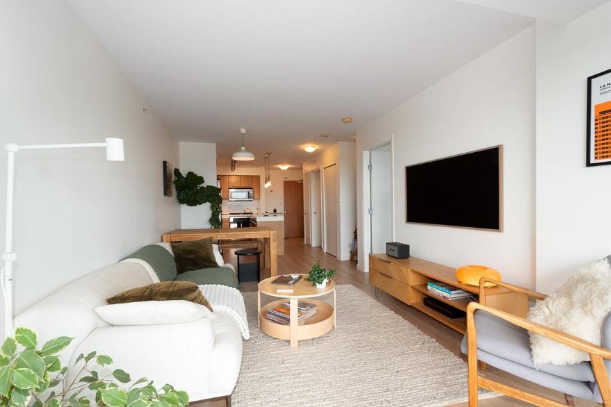 1006 2770 Sophia Street