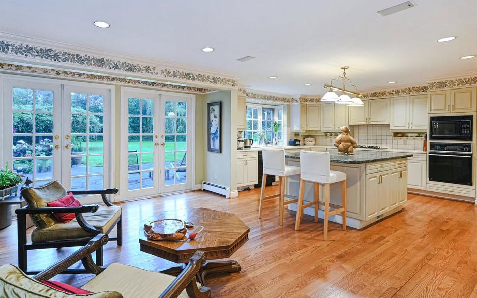 6786 Blenheim Street