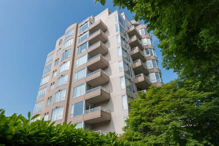 401 1566 W 13 Avenue