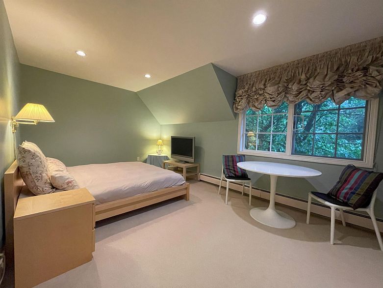 6786 Blenheim Street