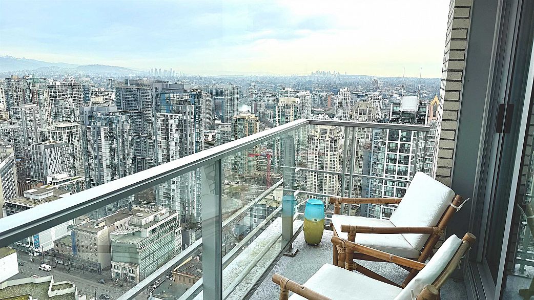 3804 1283 Howe Street