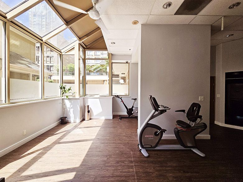 511 819 Hamilton Street