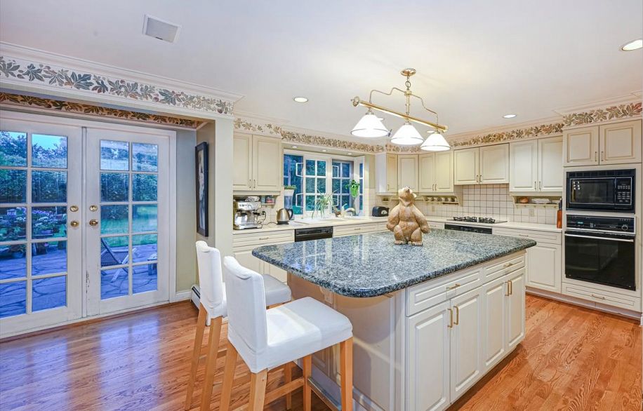 6786 Blenheim Street