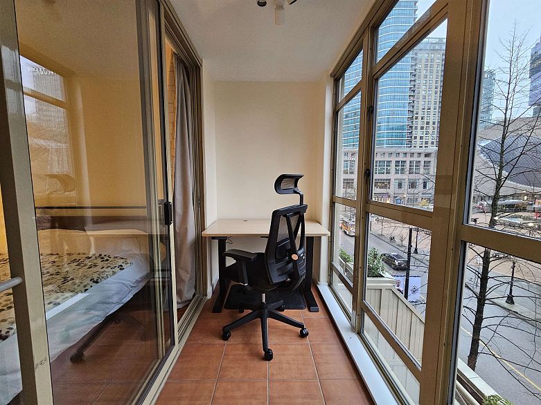 511 819 Hamilton Street