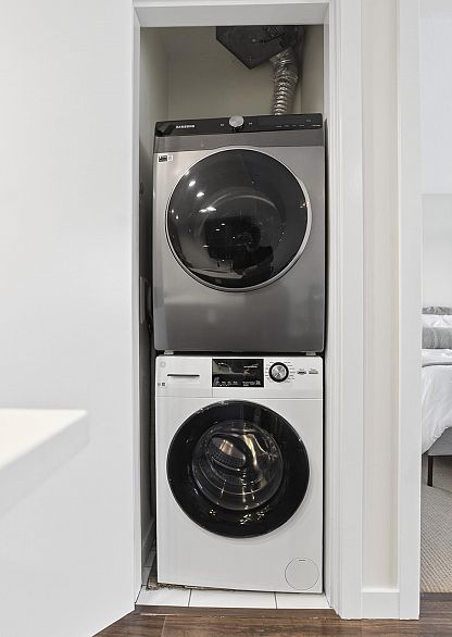 804 4888 Nanaimo Street