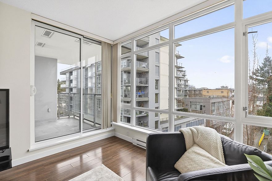 804 4888 Nanaimo Street