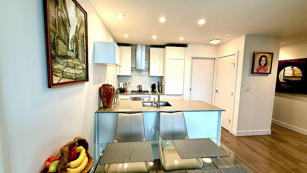 3804 1283 Howe Street