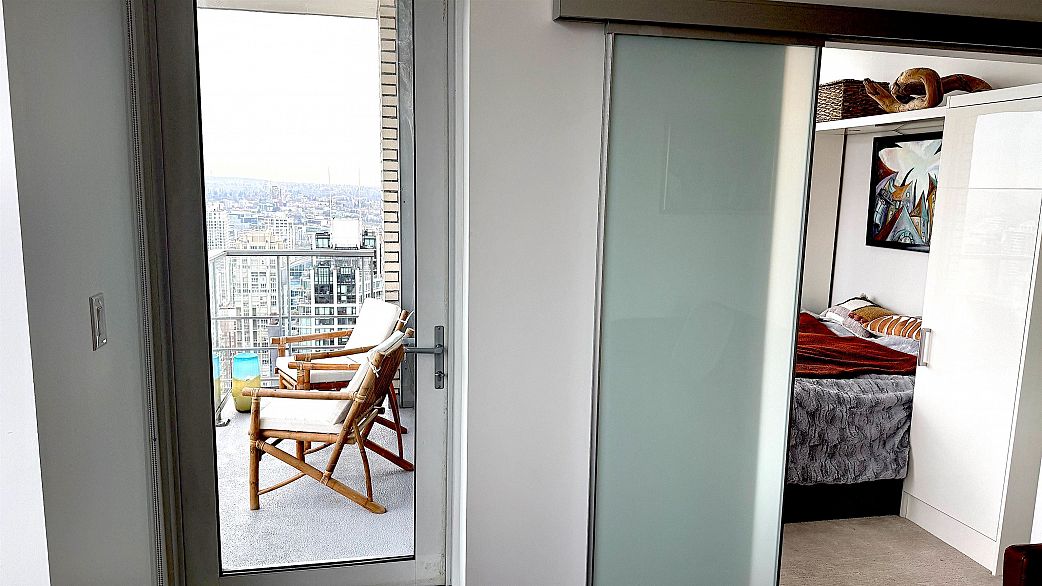 3804 1283 Howe Street