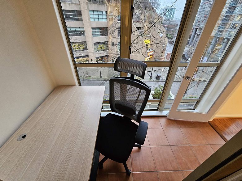 511 819 Hamilton Street