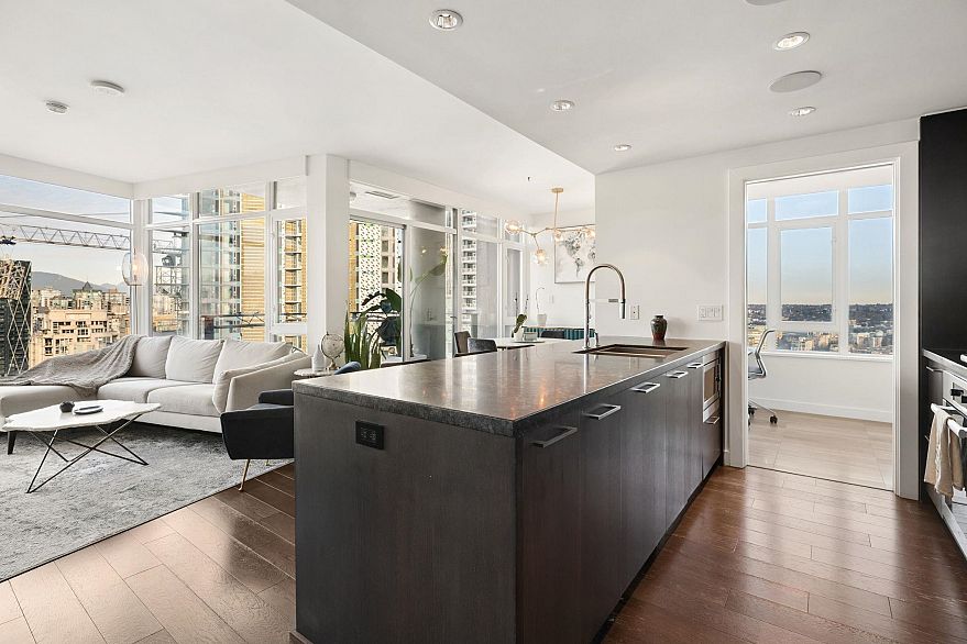 3005 1372 Seymour Street