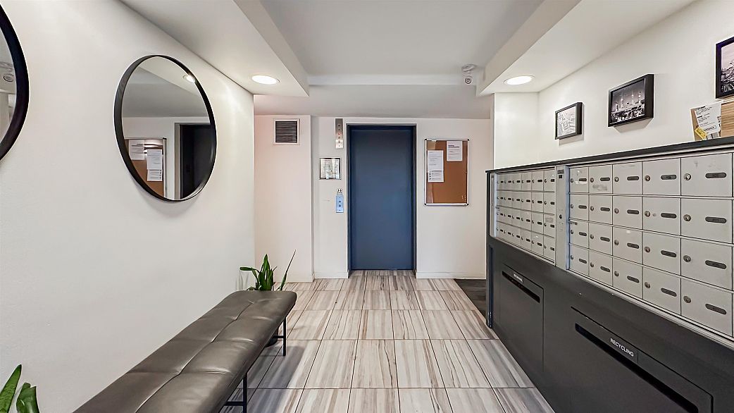 309 2211 Wall Street