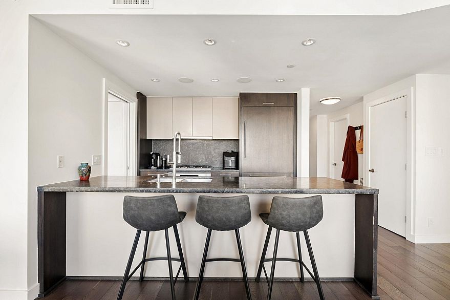 3005 1372 Seymour Street