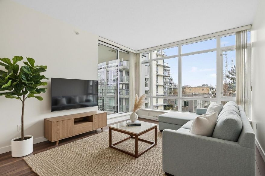 804 4888 Nanaimo Street