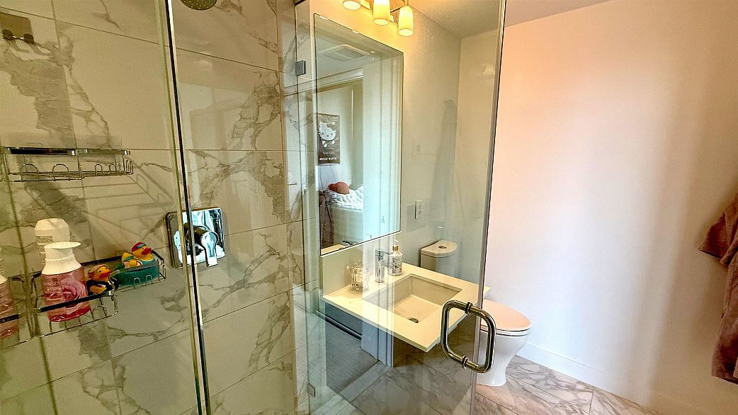 3804 1283 Howe Street