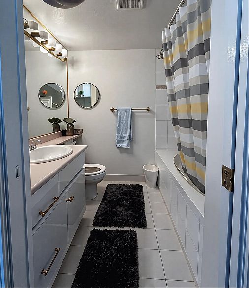 1803 867 Hamilton Street