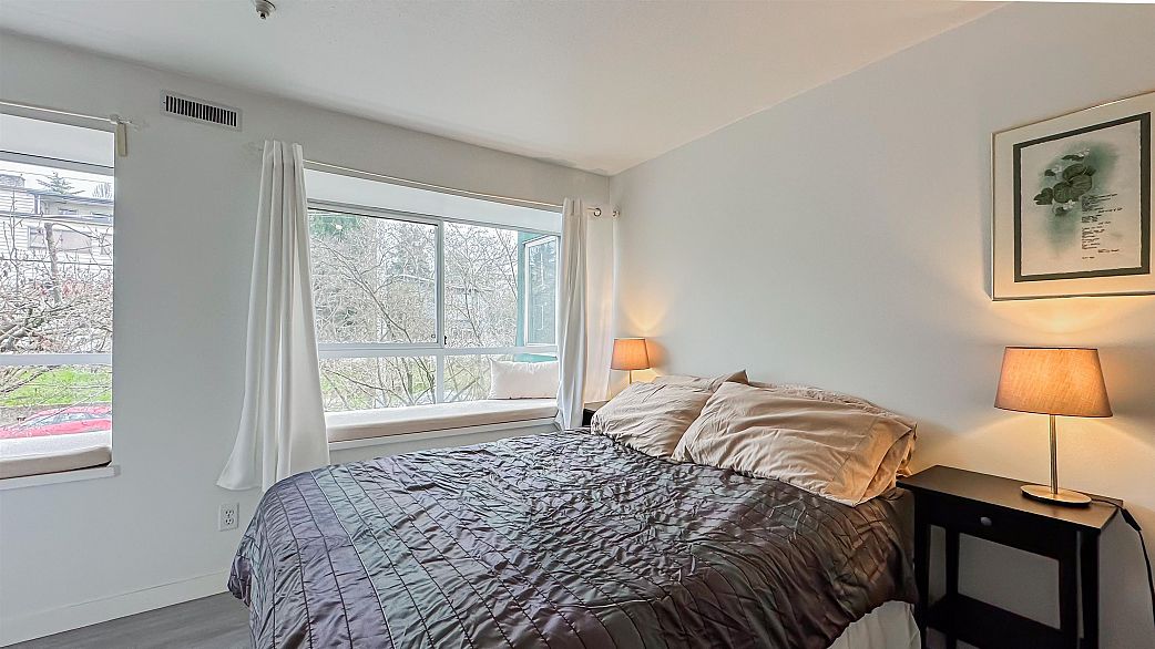 309 2211 Wall Street