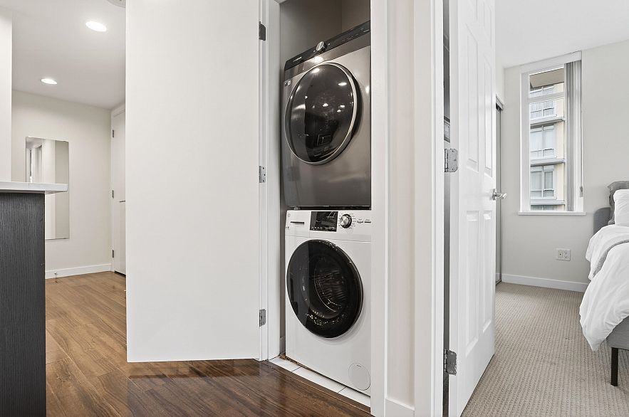 804 4888 Nanaimo Street