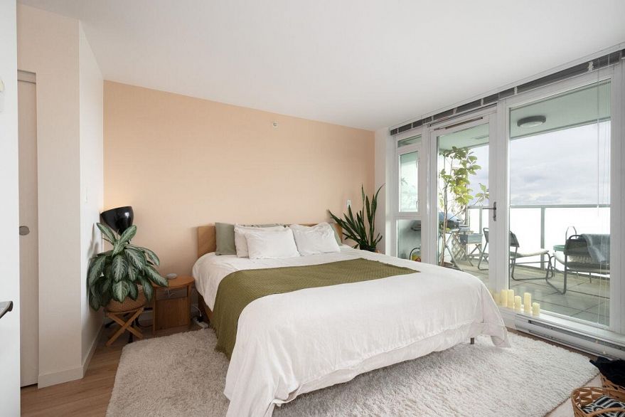 1006 2770 Sophia Street