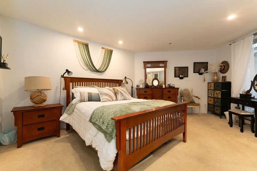 302 1502 Island Park Walk