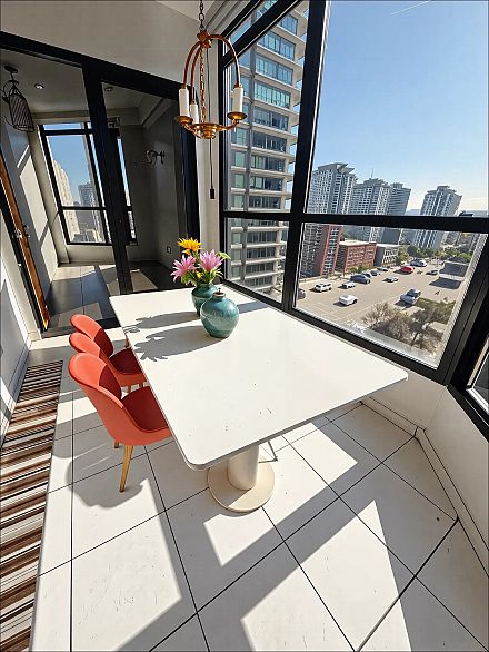 1803 867 Hamilton Street