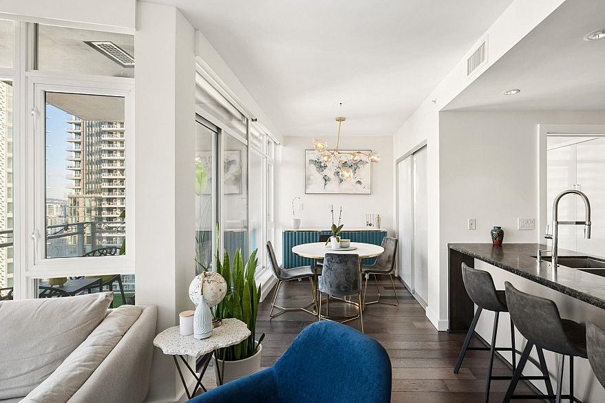 3005 1372 Seymour Street