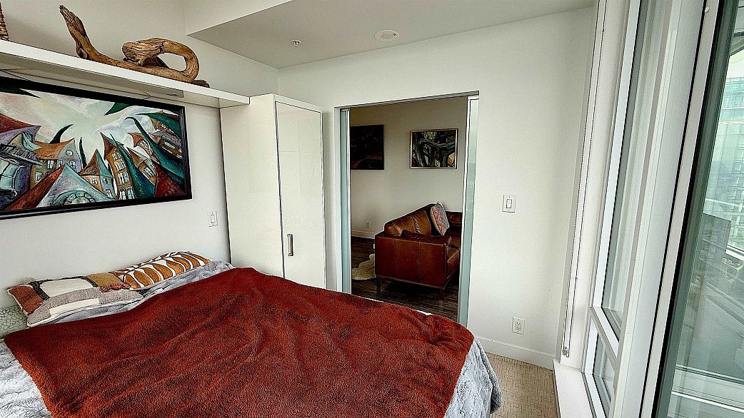 3804 1283 Howe Street