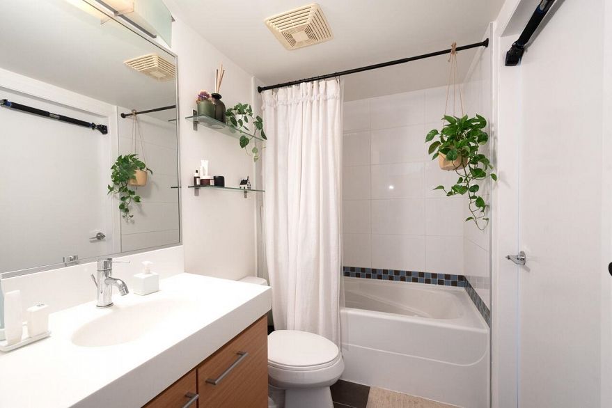 1006 2770 Sophia Street