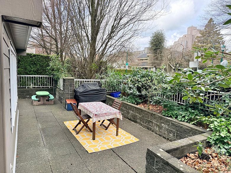 102 3008 Willow Street