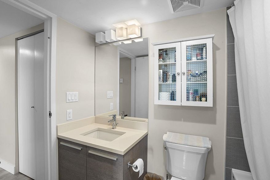 2705 1323 Homer Street