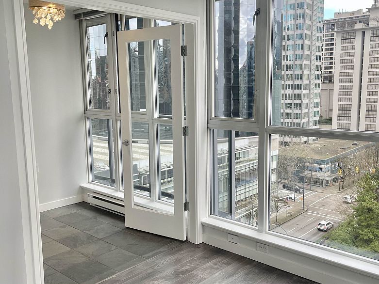 1402 1068 Hornby Street