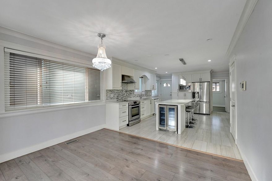 6805 Sherbrooke Street