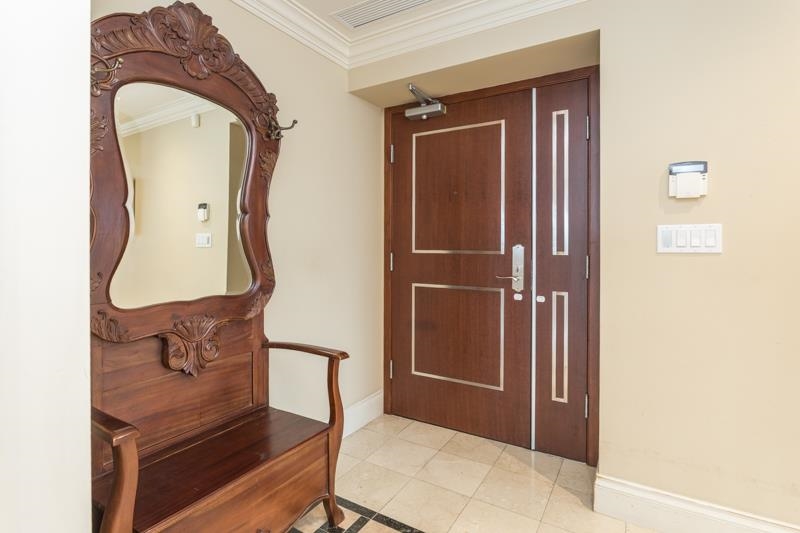 2005 1328 Marinaside Crescent