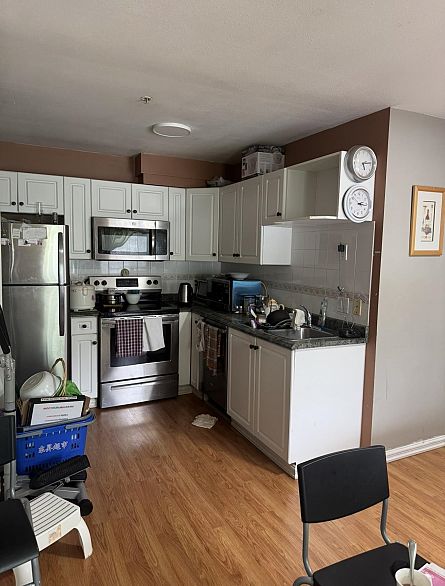 302 688 E 56th Avenue